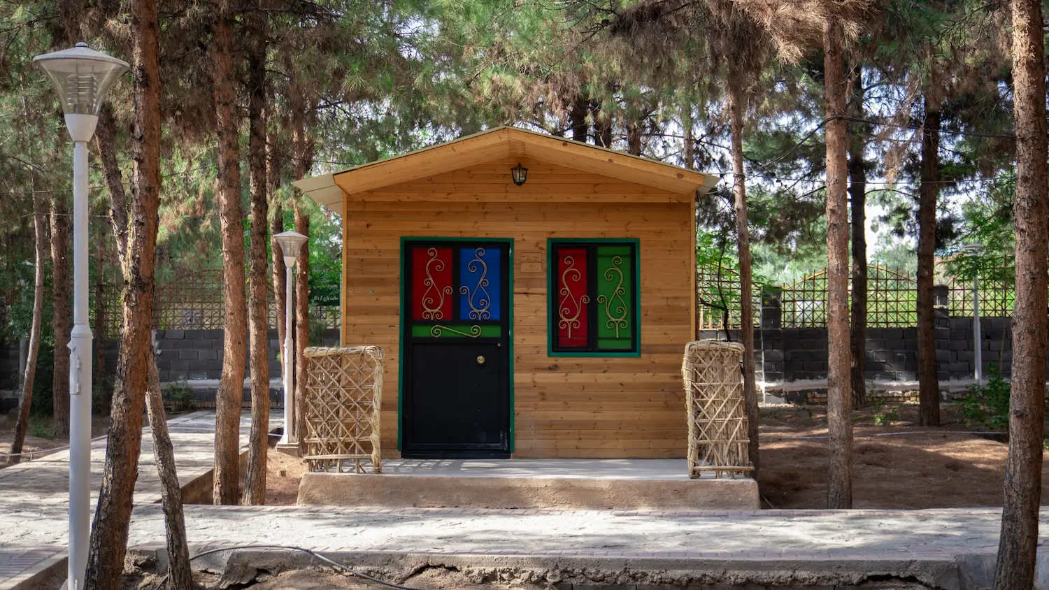 کلبه چوبی اقامتگاه دیران